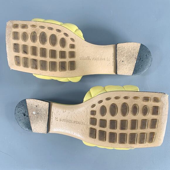 BOTTEGA VENETA Size 7 Yellow Leather Quilted Slide Sandals - Picture 6 of 10